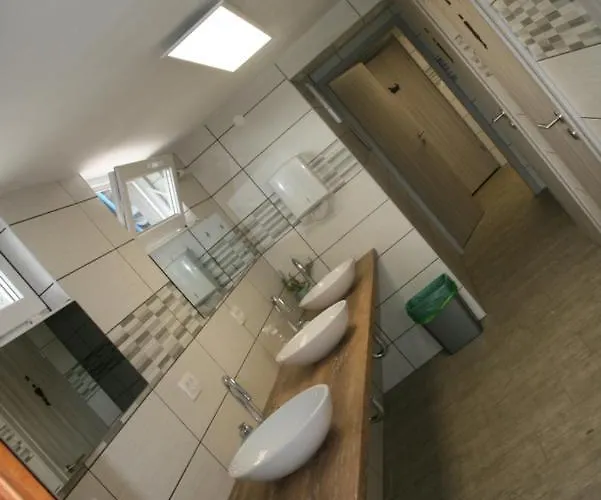 Κάμπινγκ Jakomin